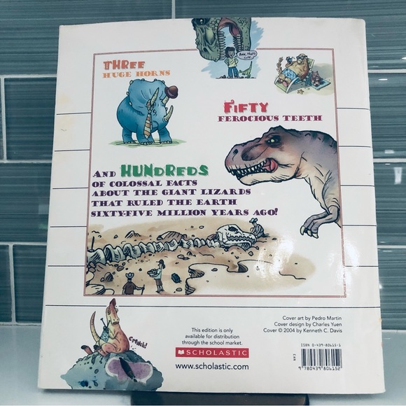 Bundle of 5 Scholastic Books Plus Small Pencil Case - Picture 14 of 16